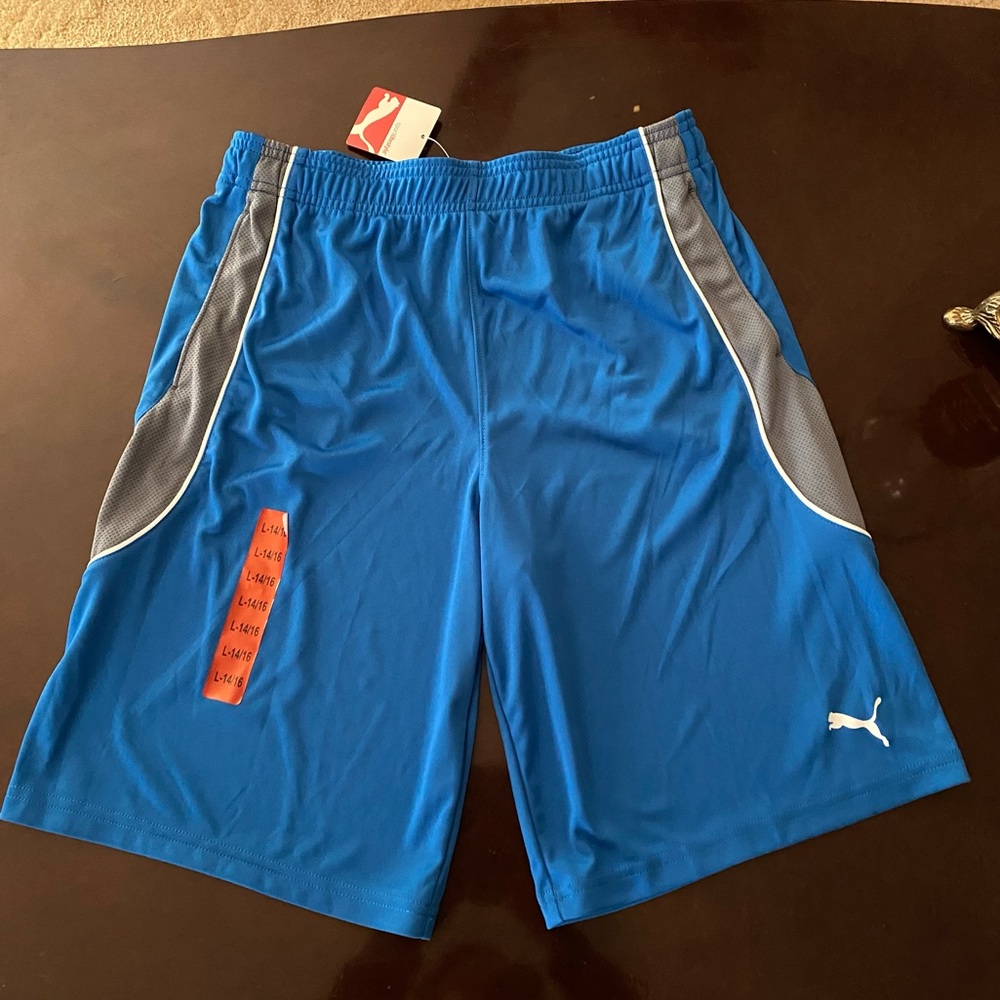 NWT Boy puma shorts size l